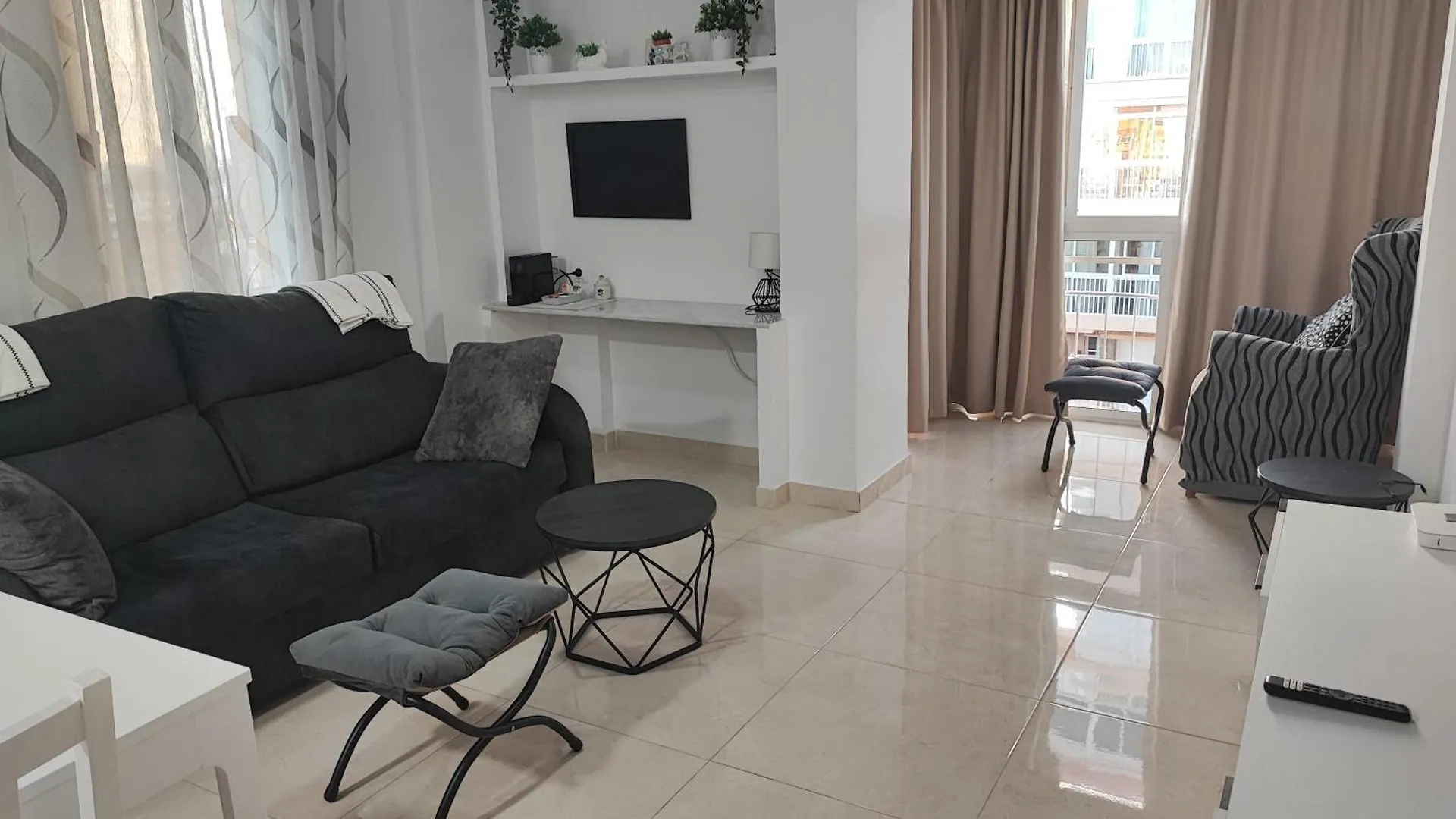Hercules Paradise 531 Apartamento Con Vistas Al Mar Mediterraneo En Benalmadena A Pasos Del Centro Y Su Vibrante Zona Comercial Disfruta De Una Experiencia Unica En La Costa Del Sol Malaga Andalucia Well-Connected To The Airport España